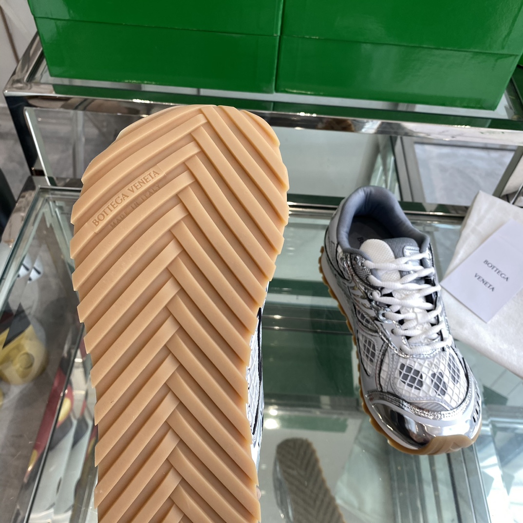 Women's high heels